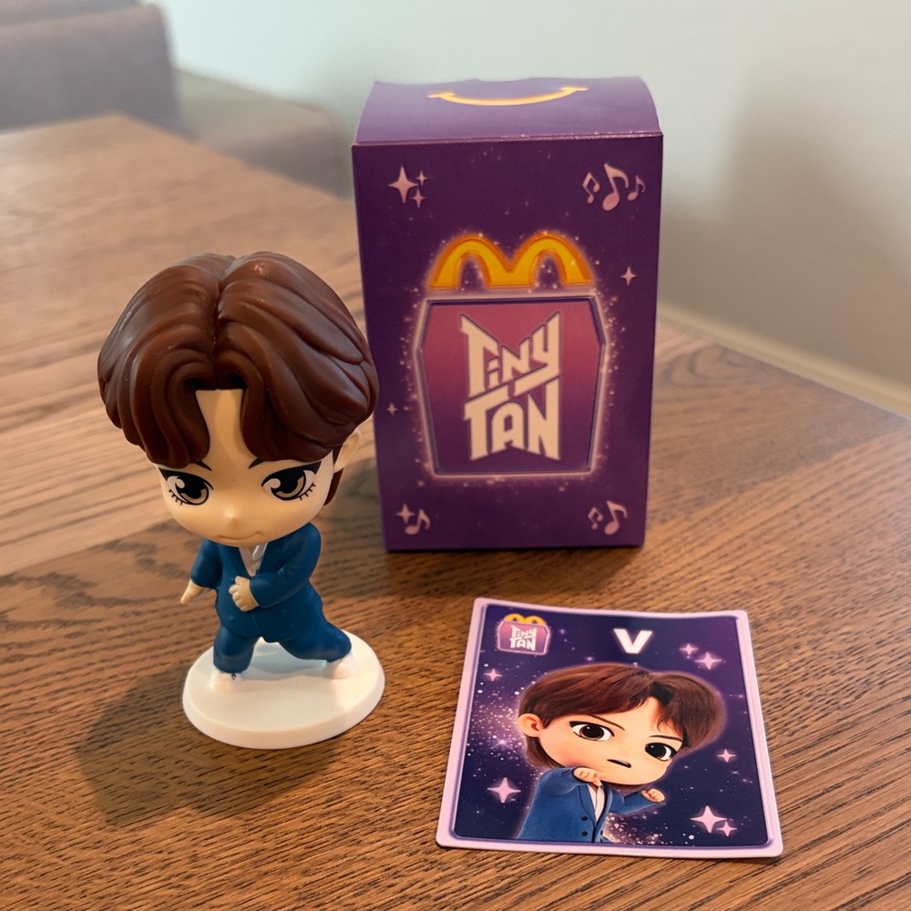 BTS TinyTAN V Toy